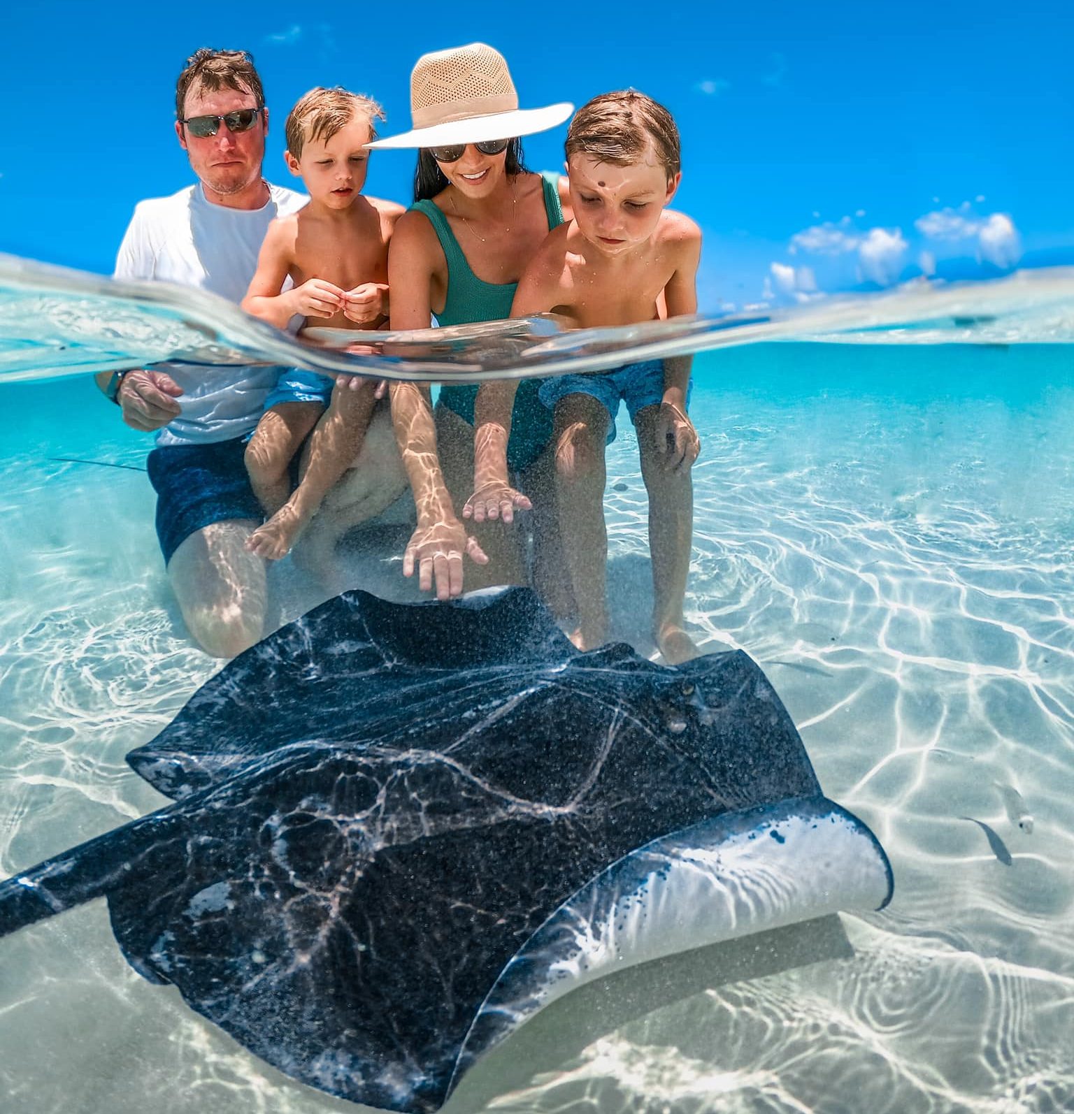 family_Stingray_adventure_tyman_charters